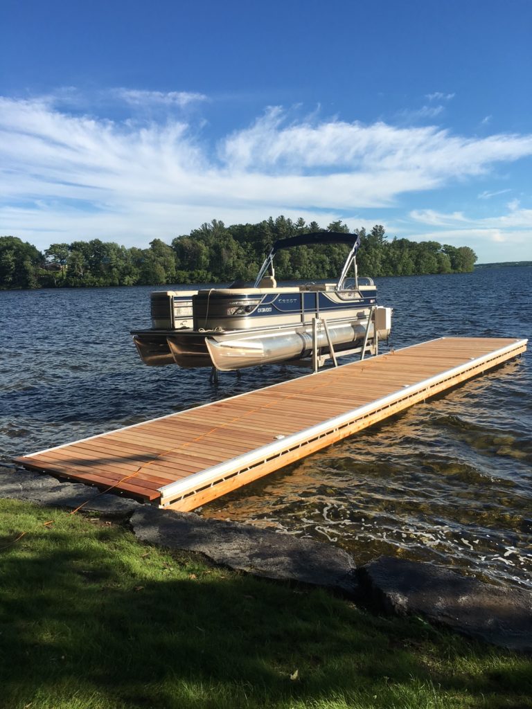 Vertical Pontoon Boat lift