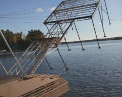 Lift up dock with end platform section