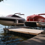 Vertical Pontoon Lift and Cantilever Boat Lift for Bowrider