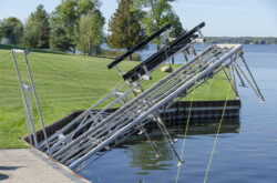 Hydraulic Lift with Winter Lift Attachment